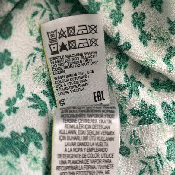 M&S X Ghost Ditsy Floral V Neck Tie Waist Green Midi Dress Sz 8 - Picture 10 of 10